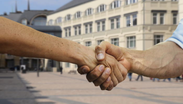 Handshakes or cheek kisses in Luxembourg