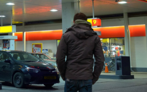 Father hits gas station in last-minute search for Christmas presents
